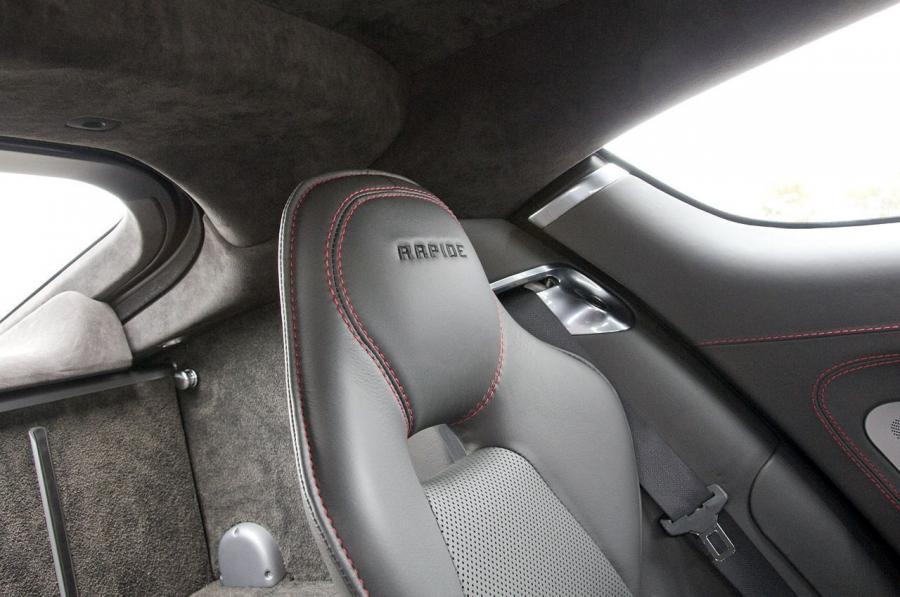 Детали интерьера Aston Martin Rapide 2010 года  (NA) (фото 10 из 57)